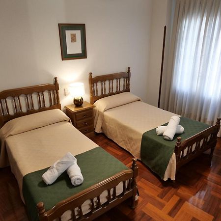 Hostal Cristina Estella Bagian luar foto